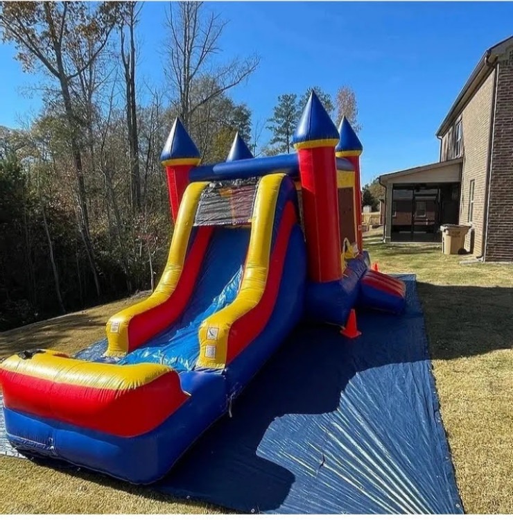 Red Blue Bounce House W/ Slide ( Wet )